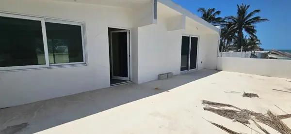 CASA EN VENTA FRENTE AL MAR DE CHELEM, MERIDA YUCATAN