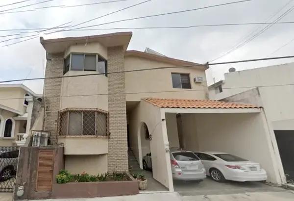 Casa en remate en Las Torres, Monterrey, Nuevo León