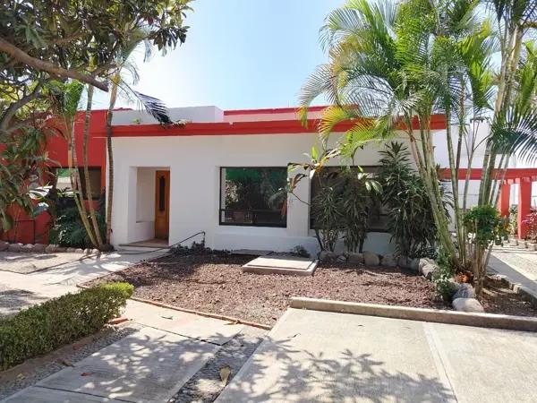 CASA EN UN NIVEL CON PRECIOSO JARDÍN MADURO en PRIVADA Zona Norte CASA EN UN NIVEL CON PRECIOSO JARDÍN MADURO en PRIVADA Zona Norte