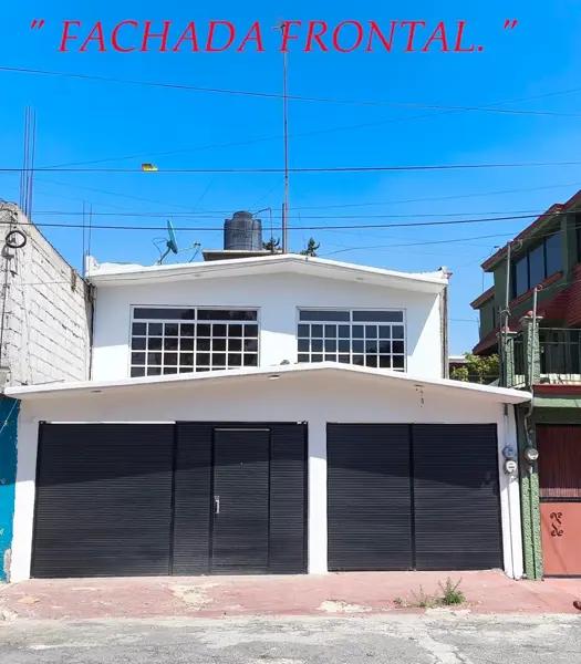 CASA EN VENTA JARDINES DE MORELOS SECCIÓN RIOS, SOBRE AV. 2 NIVELES 3 REC., ESTC. 3 AUTOS, 2 BAÑOS .