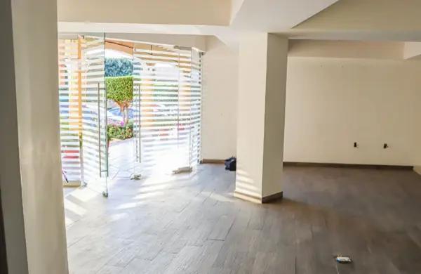 Renta de amplio local en Cuernavaca.