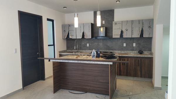 HERMOSA CASA EN VENTA NUEVA SOLARES BANTHI