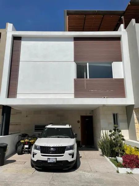 Casa Amueblada Ubicada delante del parque Saki $29,000 Mensuales