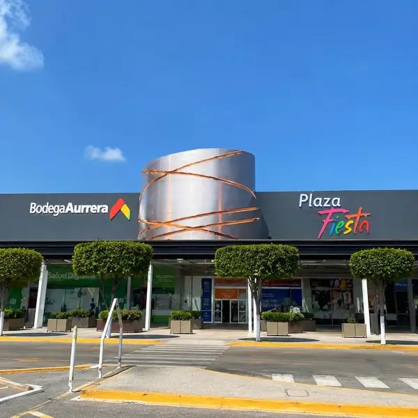 LOCAL EN RENTA EN PLAZA FIESTA, IRAPUATO