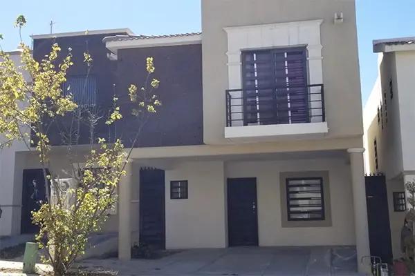 Casa Amueblada en RENTA en Portal de las Lomas