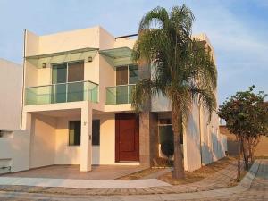 Casa en venta en Lomas de Angelópolis, San Andrés Cholula, Puebla