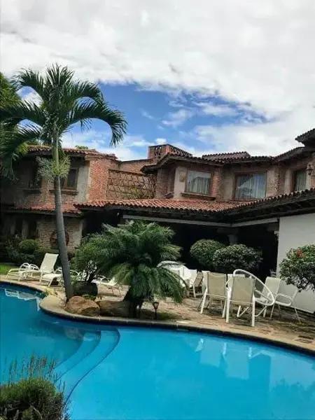 VENDO ESPECTACULAR RESIDENCIA DENTRO DE MARAVILLOSO FRACCIONAMIENTO CON LAGOS, JARDINES VENDO ESPECTACULAR RESIDENCIA DENTRO DE MARAVILLOSO FRACCIONAMIENTO CON LAGOS, JARDINES