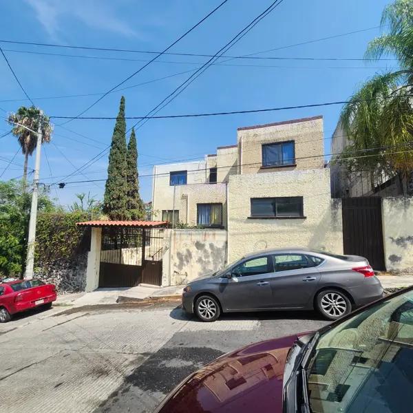 Casa sola en Venta en Loma Hermosa, Cuernavaca, Excelente Ubicación