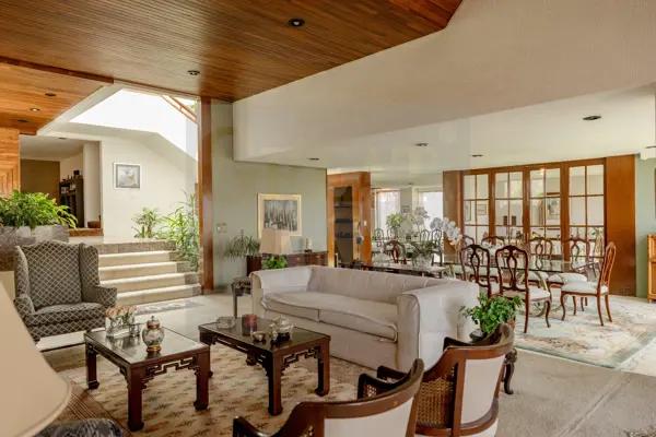 Casa en Bosques de las Lomas para remodelar