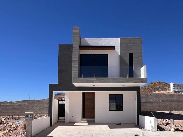 CASA EN VENTA EN ZONA CANTERA CON PANELES SOLARES