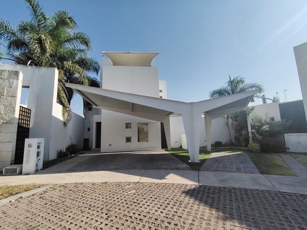 Se Vende casa con alberca en Provincia Cibeles., en la mejor zona de Irapuato