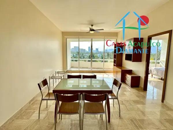 Depa con 2 recámaras y terraza con vista al campo de golf