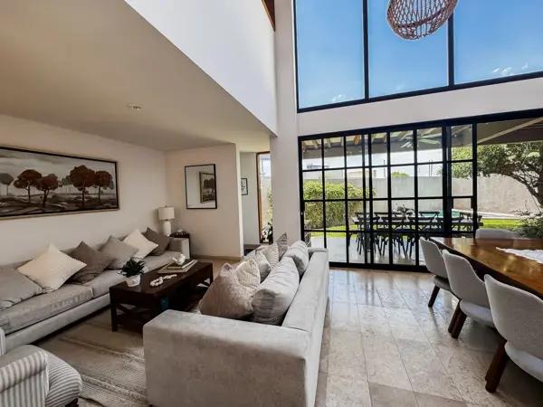 Casa en venta en Hacienda Carlota| Alberca Propia |Cochera techada |Corregidora Casa en venta en Hacienda Carlota| Alberca Propia |Cochera techada |Corregidora