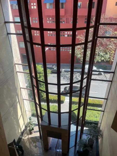 VENTA OFICINA EN SANTA FE, FRENTE A LA IBERO, 131 mts2, SEGURIDAD Y 5 LUGARES DE ESTACIONAMIENTOS