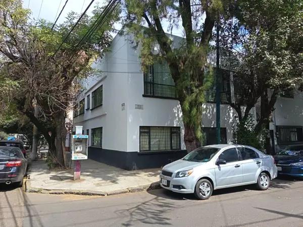 Casa en Venta en Clavería Azcapotzalco, Amplia y Bien Ubicada 27-CV-5782