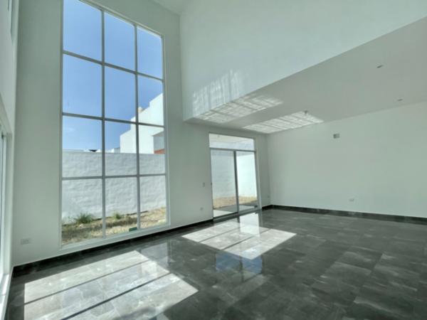 Casa Venta en El Uro, Carretera Nacional, Monterrey ( La Joya Privada Residencial ) Casa Venta en El Uro, Carretera Nacional, Monterrey ( La Joya Privada Residencial )