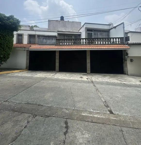 Lomas de San Ángel Inn, 4 recs, 4.5 baños, estacionamiento. 275 m2 Lomas de San Ángel Inn, 4 recs, 4.5 baños, estacionamiento. 275 m2