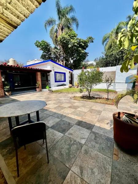 En venta casa de un nivel  con jardín y alberca en Vista Hermosa, Cuernavaca, Morelos