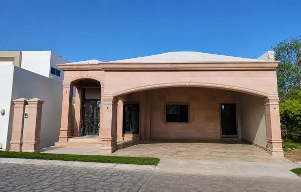 Casa de una planta en Fraccionamiento El Pueblito, Santiago, N.L. en venta Casa de una planta en Fraccionamiento El Pueblito, Santiago, N.L. en venta