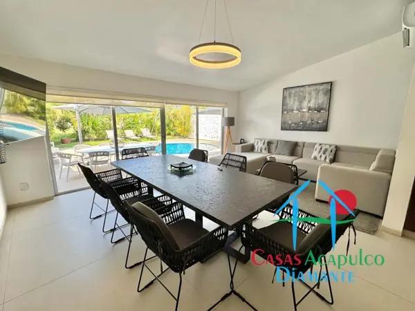 Casa de 3 recámaras, terraza con alberca privada y salida al campo de golf