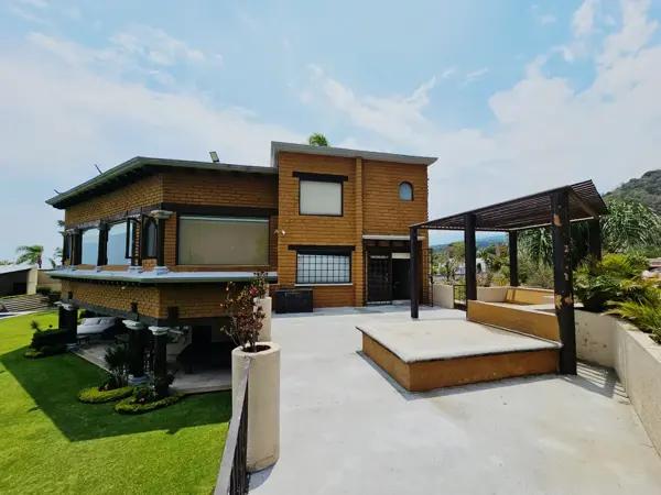 Casa en Fraccionamiento La Herradura, Cuernavaca Casa en Fraccionamiento La Herradura, Cuernavaca
