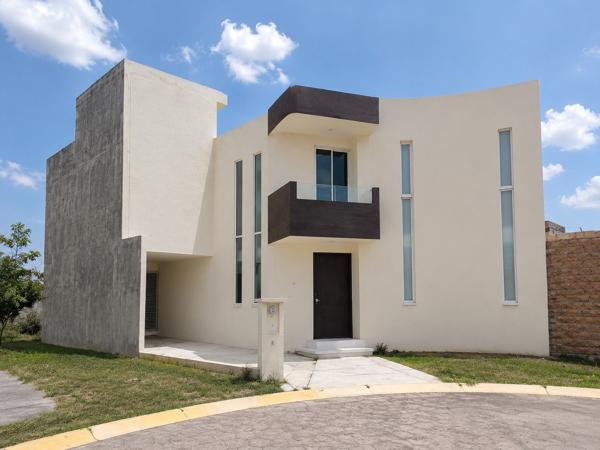 CASA EN VENTA RESIDENCIAL PLATINUM 3 HABITACIONES PRECIO DE OPORTUNIDAD