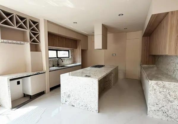 CASA EN VENTA EN CLUB Y DENTRO DEL CAMPO DE GOLF ALTOZANO, MORELIA