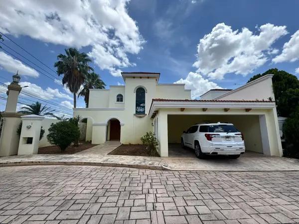 SE VENDE CASA EN PRIVADA EN MONTEBELLO, TRES RECAMARAS CON CUARTO DE SERVICIO SE VENDE CASA EN PRIVADA EN MONTEBELLO, TRES RECAMARAS CON CUARTO DE SERVICIO