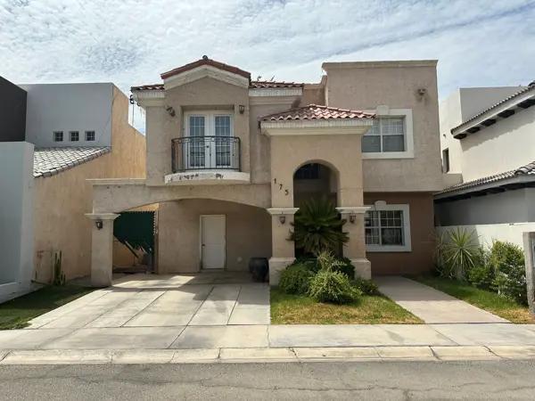 CASA EN VENTA EN CERRADA DEL SOL