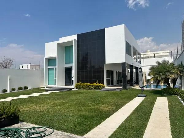 RENTA FIN.HERMOSA, NUEVA, MINIMALISTA, TRES RECÁMARAS, AMPLIO Y BELLO JARDÍN