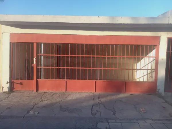 Casa en Ampliacion la Rosita 26 metros de frente precio abajo de avaluo