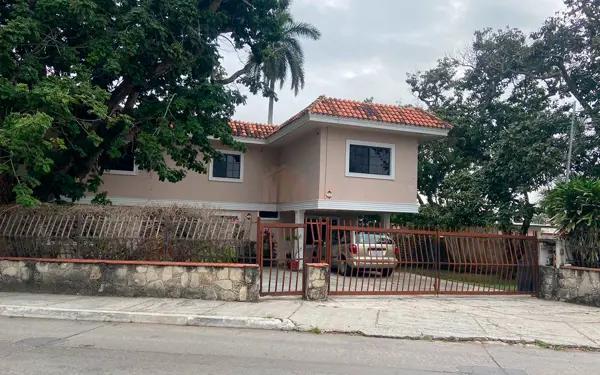 C-1466 / Venta de casa en Altavista, Tampico, Tamps.