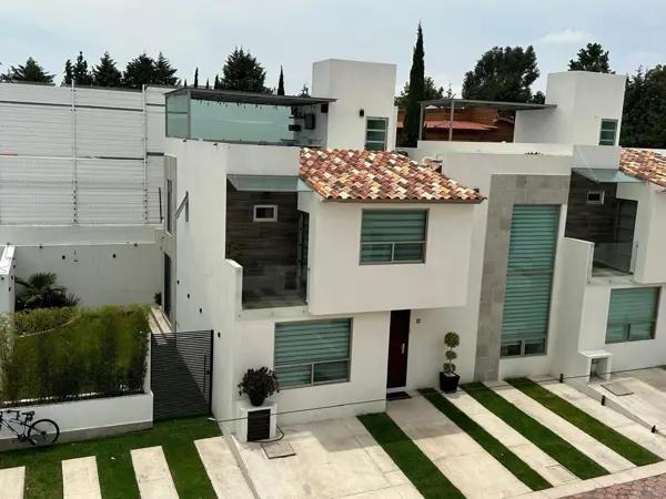 Casa Nueva en Privada de tan Solo 12 Casas en el Ejido de Cacalomacán, Toluca, México. Casa Nueva en Privada de tan Solo 12 Casas en el Ejido de Cacalomacán, Toluca, México.