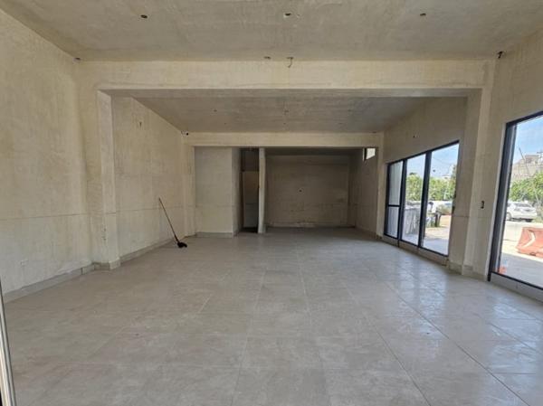Local comercial nuevo en Blvd. Diagonal Reforma, Torreón, Coah.