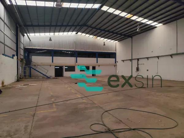 Nave Industrial en Pueblo Tlacotepec de José Manzo
