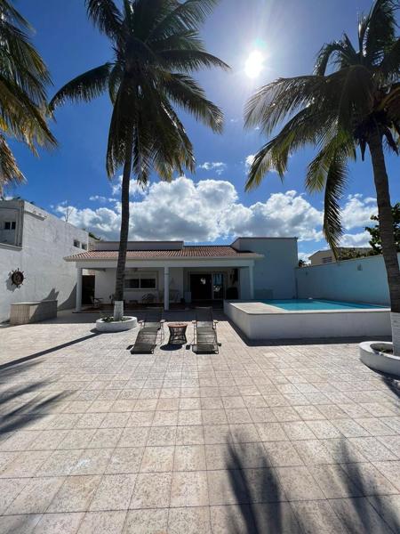 SE VENDE CASA DE 1 PISO  EN ESQUINA FRENTE AL MAR PROGRESO YUCALPETEN