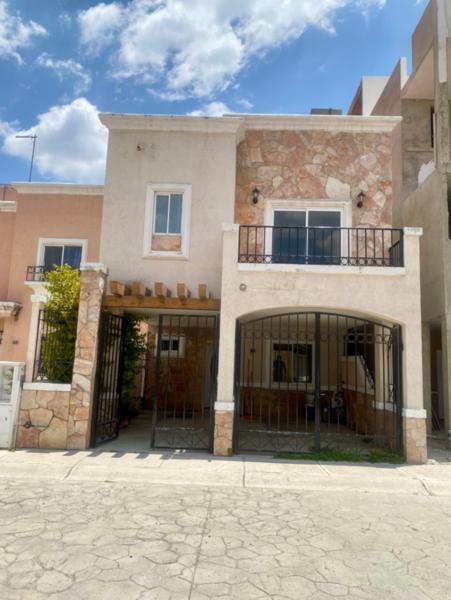 CASA EN VENTA EN PRIVADA ESMERALDA (Zona sur)