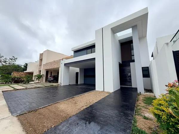 CASA EN VENTA EN PRIVADA EN CHOLUL, MERIDA YUCATAN CON AMENIDADES CASA EN VENTA EN PRIVADA EN CHOLUL, MERIDA YUCATAN CON AMENIDADES