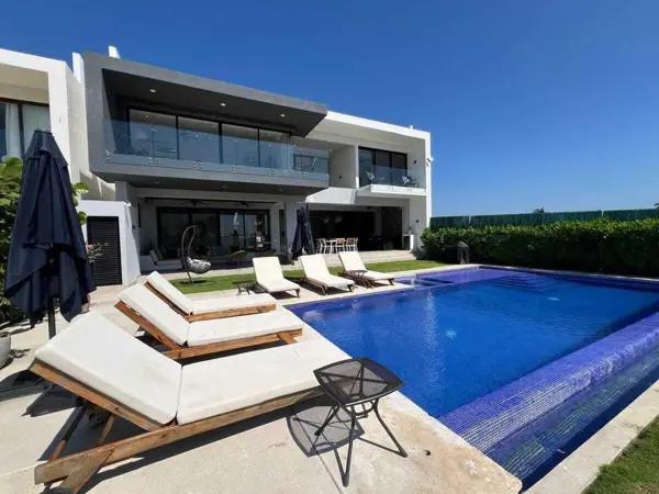 VENTA DE VILLA EN TRES VIDAS ACAPULCO