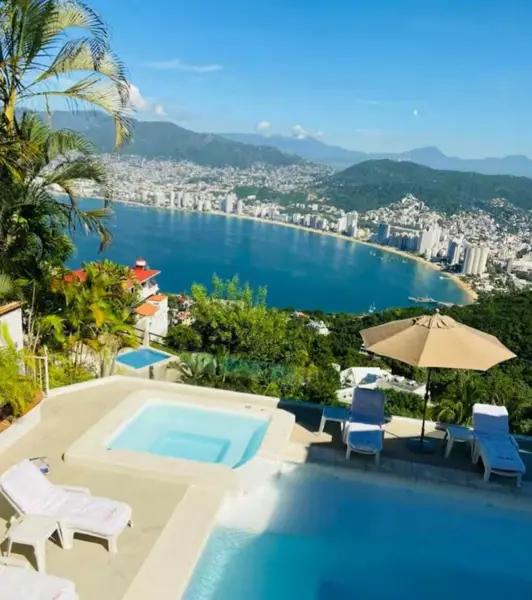 CASA EN VENTA EN LAS BRISAS ACAPULCO