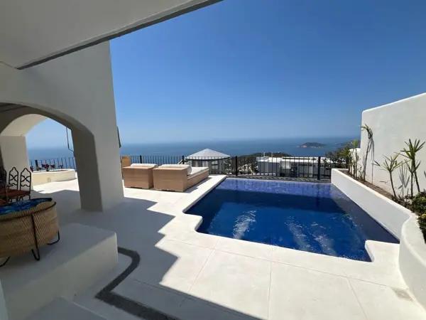 VILLA EN VENTA EN CELAJES  BRISAS MARQUES  ACAPULCO