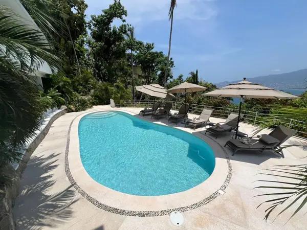 CASA EN VENTA EN LAS BRISAS ACAPULCO