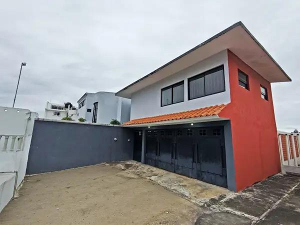 VENDO CASA CON TERRENO EXCEDENTE CERCA DE UNIVERSIDAD CRISTOBAL COLON CAMPUS CALASANZ VENDO CASA CON TERRENO EXCEDENTE CERCA DE UNIVERSIDAD CRISTOBAL COLON CAMPUS CALASANZ