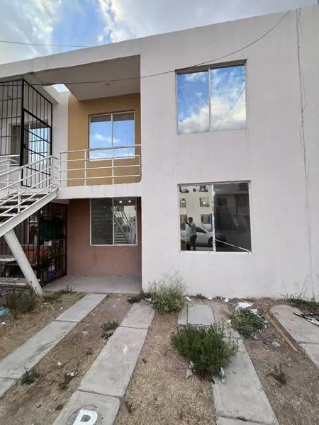 CASA DUPLEX EN VENTA EN FRACC. TORRES DORADAS