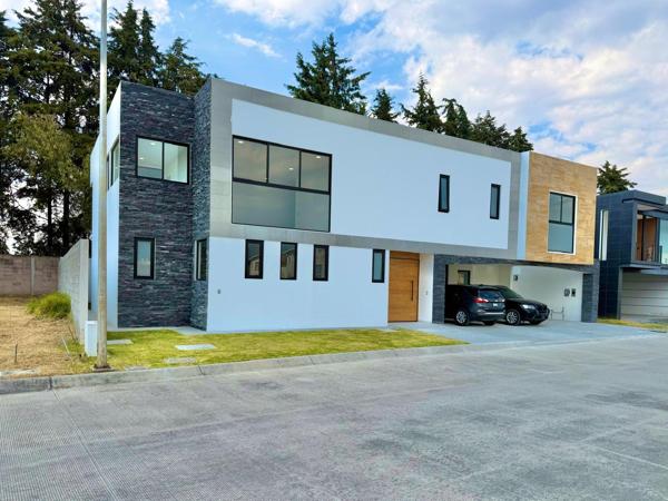 Casa en Venta en Metepec - Amplia y Moderna con Acceso a Servicios Clave Casa en Venta en Metepec - Amplia y Moderna con Acceso a Servicios Clave