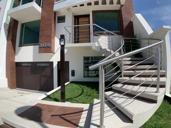 Casa en Venta en Zona Plateada, Pachuca: Espaciosa en Fraccionamiento Exclusivo