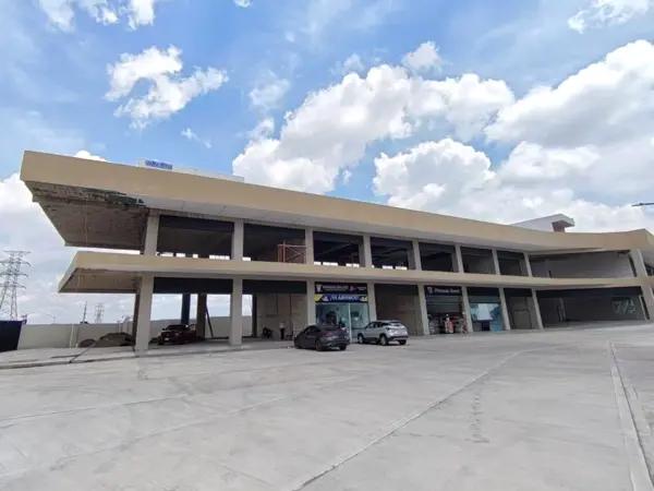 LOCAL COMERCIAL EN RENTA UBICADO EN PLAZA EN LOMAS DE ANGELÓPOLIS