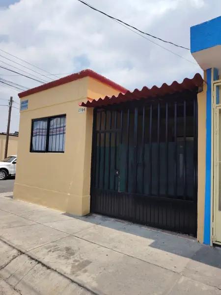 CASA EN VENTA CERCA DEL MERCADO FELIPE ANGELES