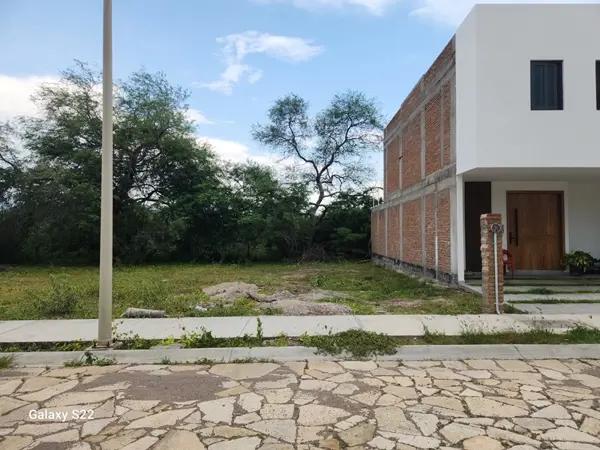 Se vende lote urbano en Fraccionamiento nuevo
