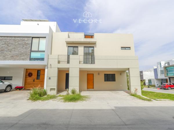 CASA EN VENTA EN MADEIRAS, NUEVO MEXICO, ZAPOPAN CASA EN VENTA EN MADEIRAS, NUEVO MEXICO, ZAPOPAN